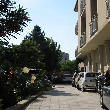 特里雅斯特酒店 3*