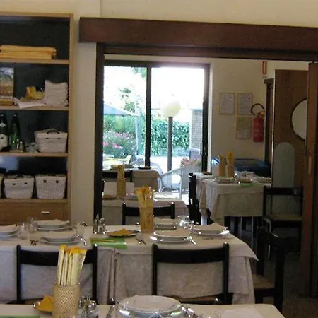 特里雅斯特酒店 3*