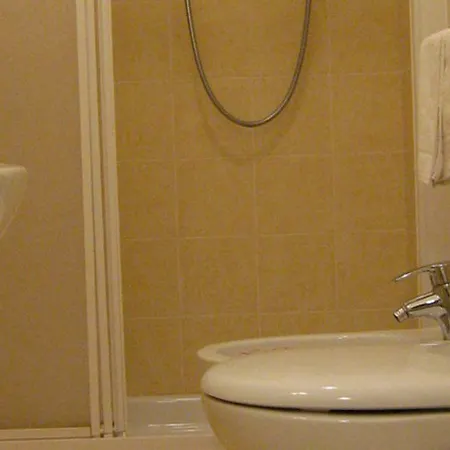ホテル Trieste 3*